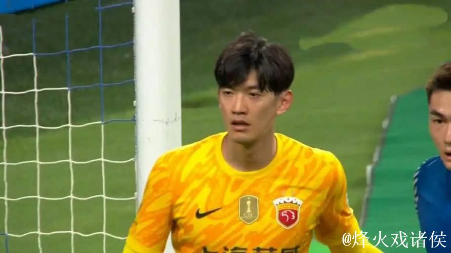34岁颜骏凌进入国足60场俱乐部 直言联赛才是足球发展根基 34岁颜骏凌进入国足60场俱乐部 直言联赛才是足球发展根基