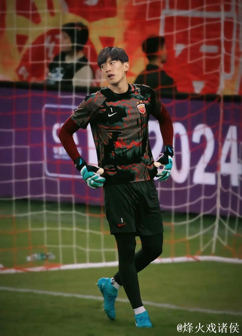 34岁颜骏凌进入国足60场俱乐部 直言联赛才是足球发展根基 34岁颜骏凌进入国足60场俱乐部 直言联赛才是足球发展根基